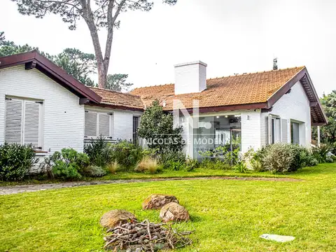 Casa ideal para clinica privada, zona comercial, Punta del Este