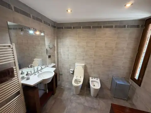Casa en Venta de Categoria en Villa Elisa