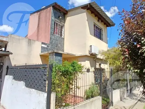 Depto Tipo Casa en Venta de 5 ambientes