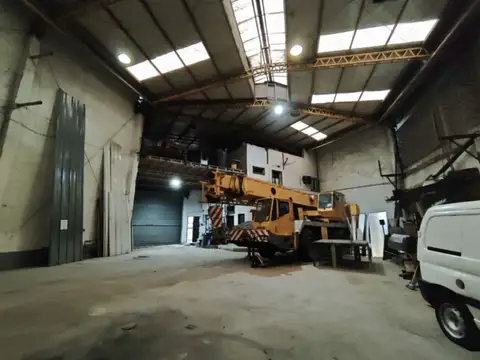 Galpon en alquiler sobre Colectora  Sur Ituzaingó
