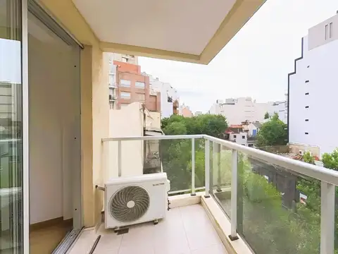 Recoleta-Monoambiente al Frente con Balcón – Muy Luminoso