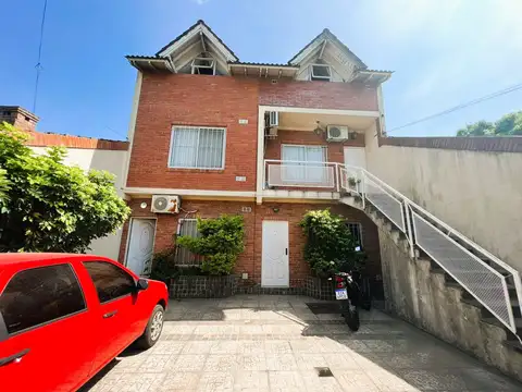 *MUY BUEN DEPARTAMENTO DE 2 AMB. EN PB  *C/PATIO, LAVADERO Y ENTRADA DE AUTO