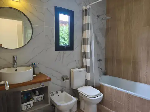 Casa 5 ambientes con 2 baños