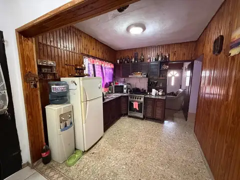 Casa 5 ambientes con 2 baños