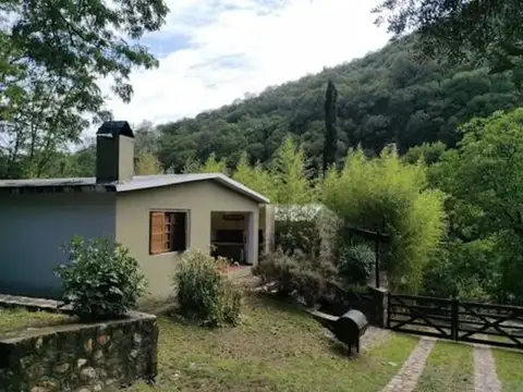 Casa 10 ambientes con 4 baños