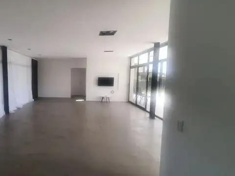 Casa 6 ambientes con 3 baños