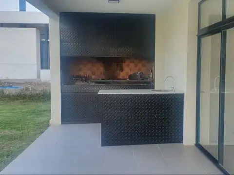 Casa en Venta en Countries y Barrios Cerrados en Pilar, USD 269.000