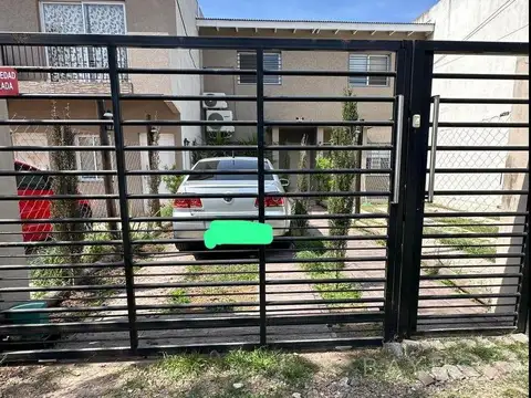 Depto Tipo Casa 3 ambientes con 2 baños