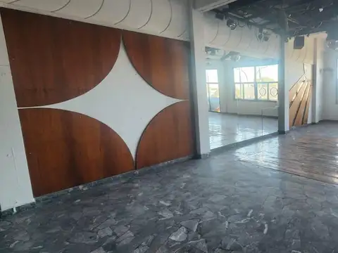 2 Salones de 200 m² en Planta 1er y 2do Piso S/ colectora Gral. Paz (en Block) - Lomas Del Mirador