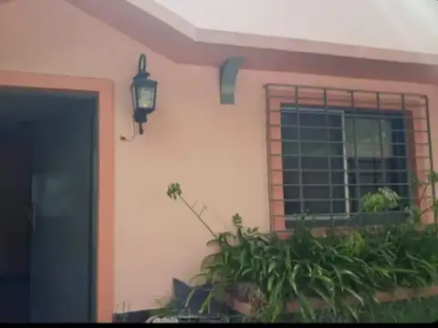 SE ALQUILA CASA PH VILLA ADELINA 4 AMBIENTES
