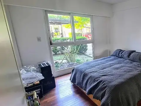 Alquiler | Departamento con jardín propio y piscina