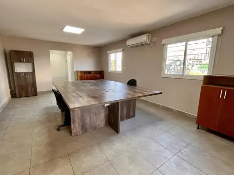 Oficina en Av. Ejército del Norte al 2600