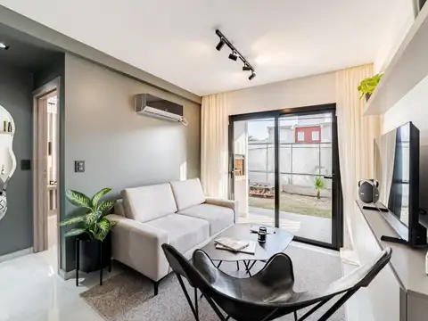 Sol De Mayo 1366 , Piso Pb