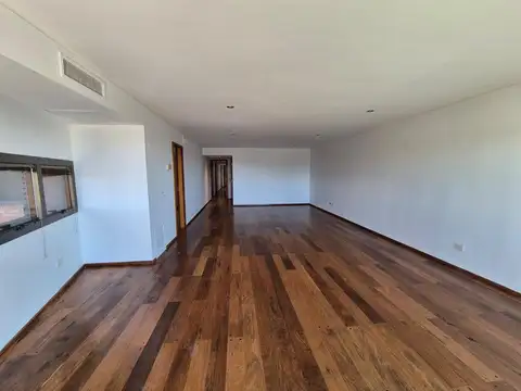 Departamento en Alquiler con 2 cocheras