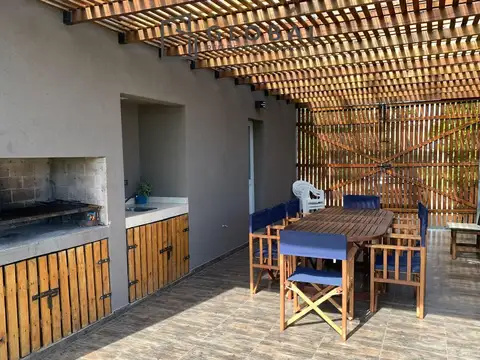 Casa 4 ambientes con 3 baños