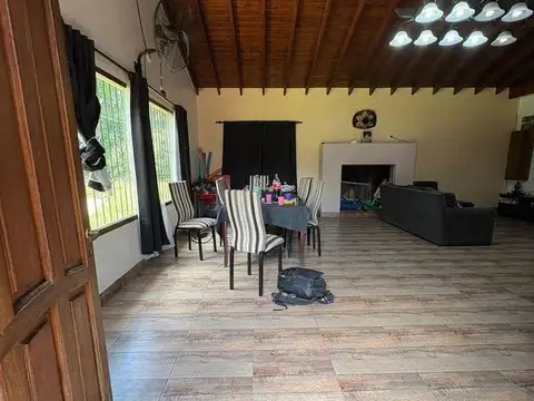 Casa 5 ambientes con 2 baños