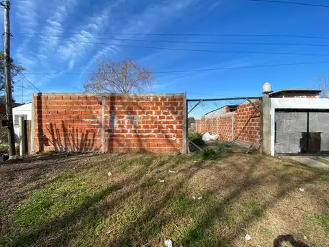 Terreno en Venta en Los Hornos, USD 16.000