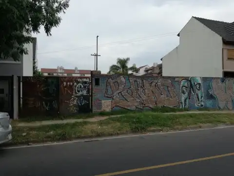 LAMADRID 1600