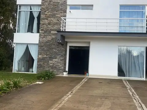 ALQUILER DE CATEGORIA CASA -RUMENCO