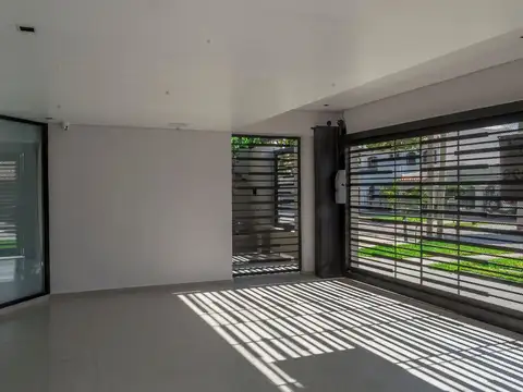 Casa 4 ambientes con 3 baños