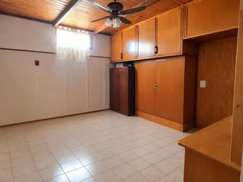 EN VENTA CASA, LOCAL Y GALPONES EN CINTRA CORDOBA