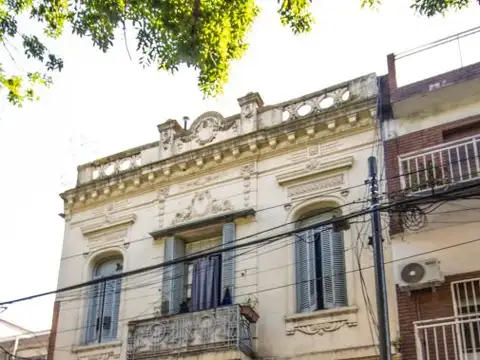 Casa con dos entradas - PB y 1er Piso- 472m² -  Hotel familiar/Pensión - Acepta financiación -...