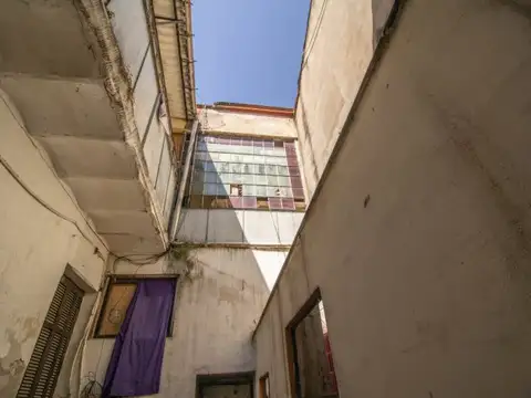 Casa 22 ambientes con 4 baños