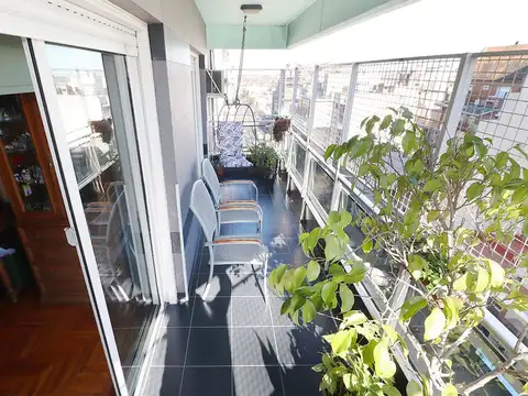 Departamento 4 ambientes en Venta Flores Cochera