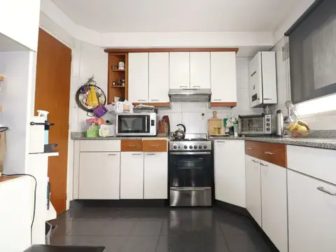 Departamento 4 ambientes con 2 baños