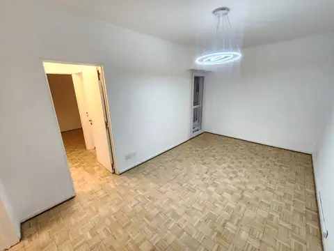 55m - 2 dormitorios - 1 baño - Refaccionado a nuevo - Excelente estado