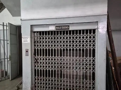 Edificio Comercial en  Mataderos