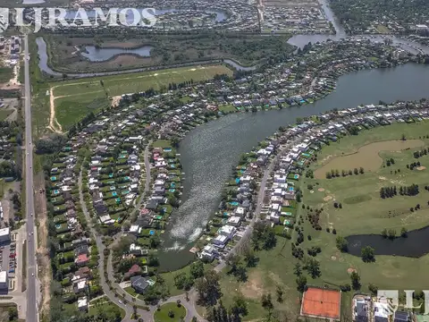 Lote interno. Se vende con Amarra.