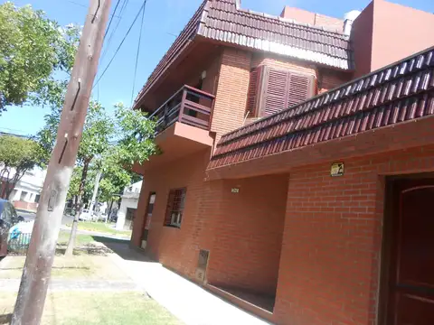 OPORTUNIDAD UNICA, CASA 2 FAMILIAS,  