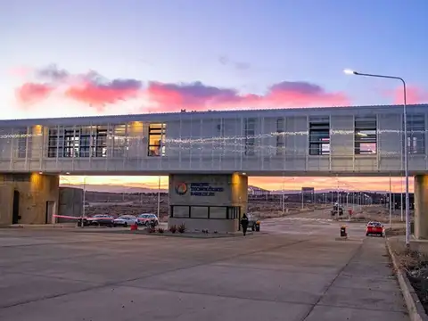 VENTA EXCELENTE GALPON/DEPÓSITO Y OFICINA EN PITBA