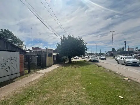 Avenida Hipólito Irigoyen 21700