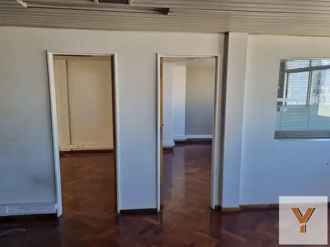 Oficina en venta - 2 Baños - Monserrat