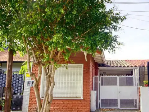 MUY BUEN PH/DUPLEX DESARROLLADO EN 1 PLANTA, 2 DORMITORIOS Y PATIO