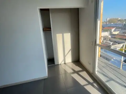 H Irigoyen 100, Piso 2