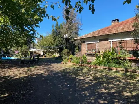 Casa En Venta  Construida  Sobre Lote De 20x25 A Tres Cuadr