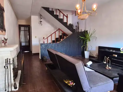 Depto Tipo Casa 3 ambientes con 2 baños
