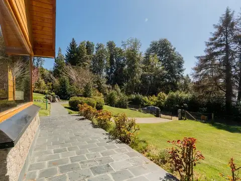 Casa 7 ambientes con 3 baños