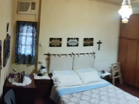 Vendo propiedad con 2 casas en el Barrio Monseñor de Carlo