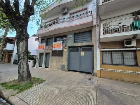 "PEREZOSOS ABSTENERSE..." Galpon de 160 m2 PB