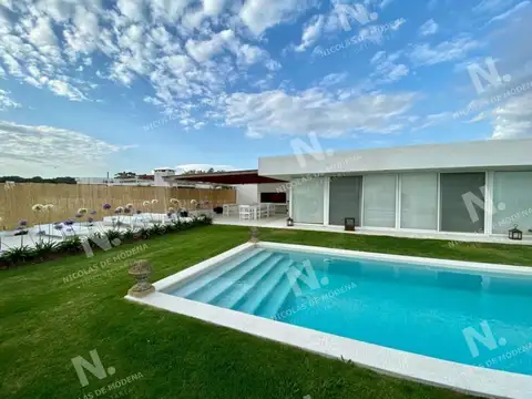Casa en Alquiler Temporal en El Chorro, USD 25.000