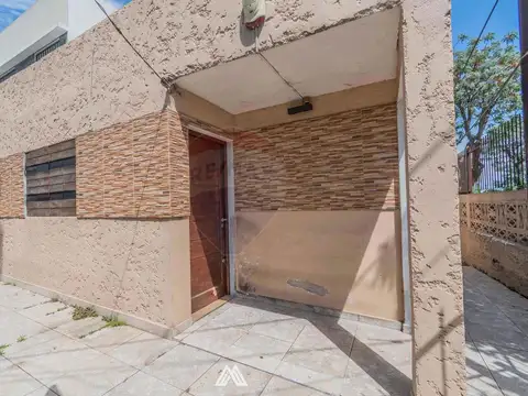 VENTA CASA 2 DORMITORIOS PATIO Y GARAJE CERRITO