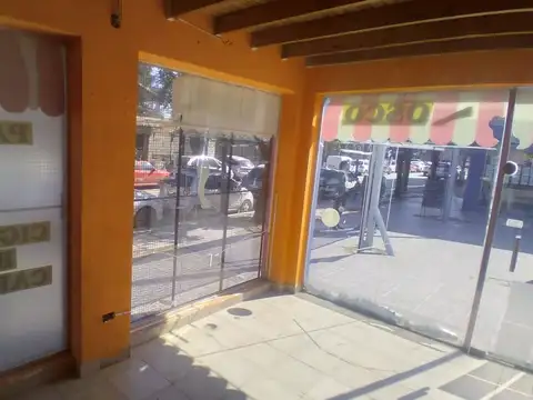 Local en Alquiler en Moreno, $ 600.000