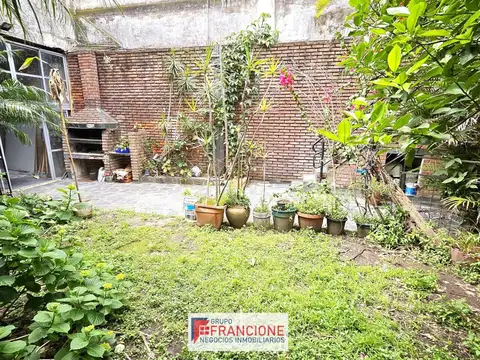 Gran Local con Vivienda. Varios usos comercailes . Floresta