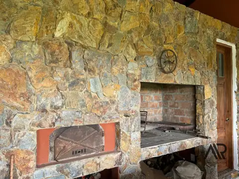 Casa en Venta con 3 cocheras