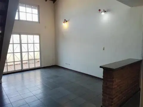Av F Beiro 5600, Piso 1