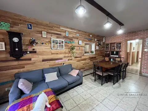 Gral. Juan José Valle 700